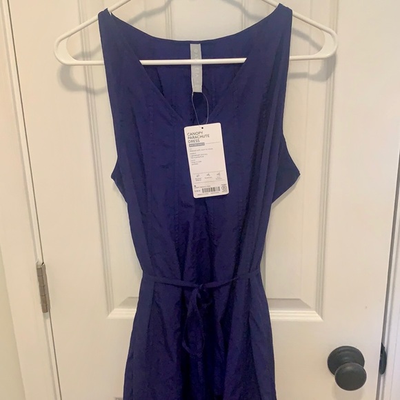 NWT. Athleta parachute dress. Size small. - Picture 3 of 3